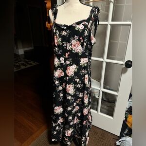 Bloomchic nwt tie strap floral black dress